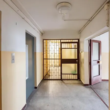 Praga-poludnie Blue By Bookinghost